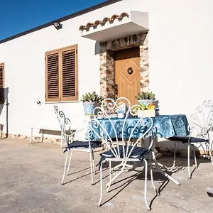 un-posto-al-sole-caltanissetta.sicilyhotelsitaly.net/