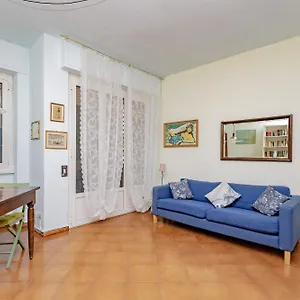 spacious-apt-near-linate-airport-1-min-m4-metro.it-lombardy.com/
